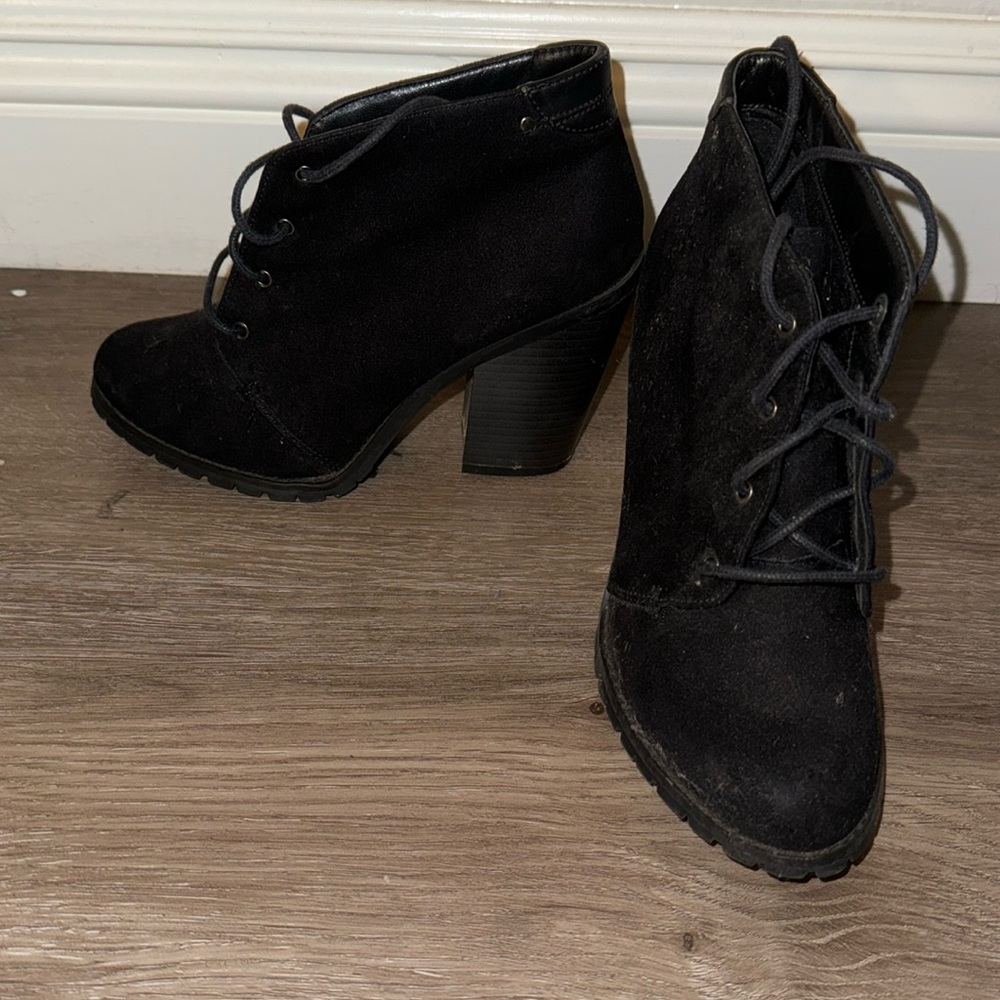Call it spring size 6.5 heeled booties